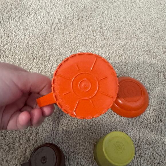 Vintage Tupperware Mini Toy Set 4 Pieces Pitcher 2 Cups 1 Bowl Harvest Color 70s - Picture 10 of 11